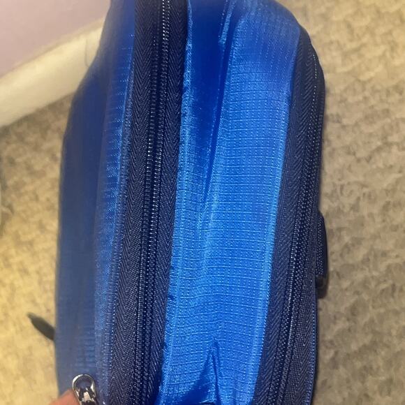 Titan Deep Freeze Blue Expandable Insulated, Adjustable Strap Lunch Box - Picture 7 of 8